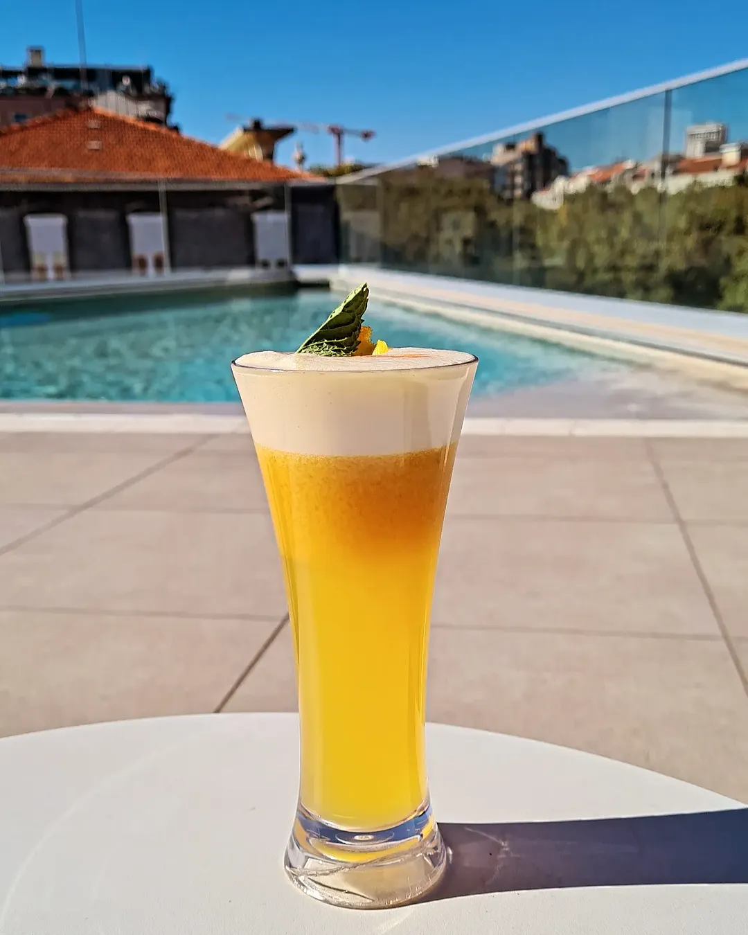 Cocktail no Yuppie Rooftop ☀️

No terraço do 5 estrelas Turim Boulevard Hotel, em plena Avenida da L