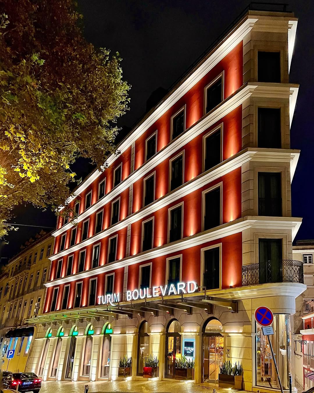 •
—————- Lisboa ————- 📸 Jº|ª☝🏼

🏨 @turimboulevardhotelbesthetic 

——————————————————————
#total_n
