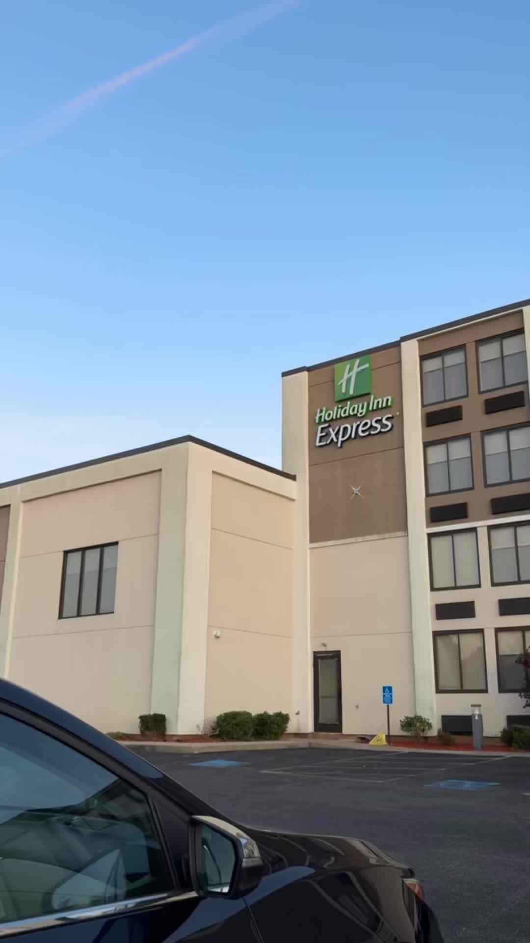 Had an amazing stay at this @Holiday Inn Express by IHG Fast check in and a convenient location to s