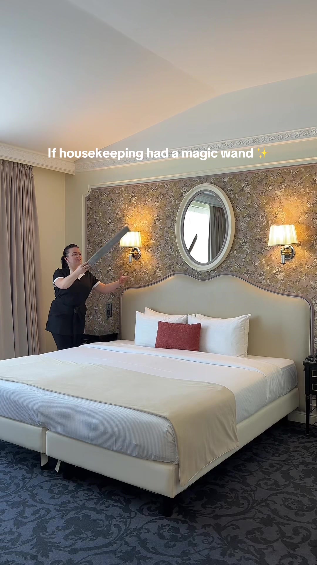 Maybe magic is real… at Hotel Saint-Petersburg ✨
—
La magie existe… à l’Hôtel Saint-Pétersbourg ✨

#
