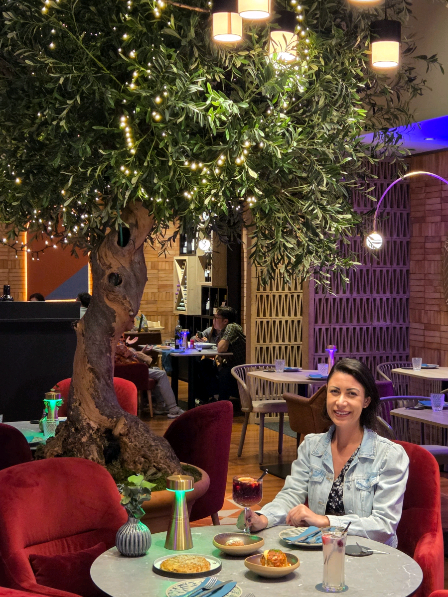 🇪🇸 Tapas e drinks deliciosos em Barcelona no Reversible Barcelona , um estiloso gastrobar anexo ao