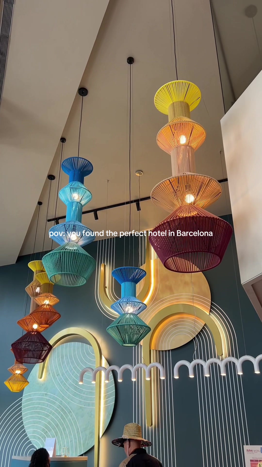 This hotel in Barcelona is so groovy and steps away from the metro and a shopping center! 

📍hotel 
