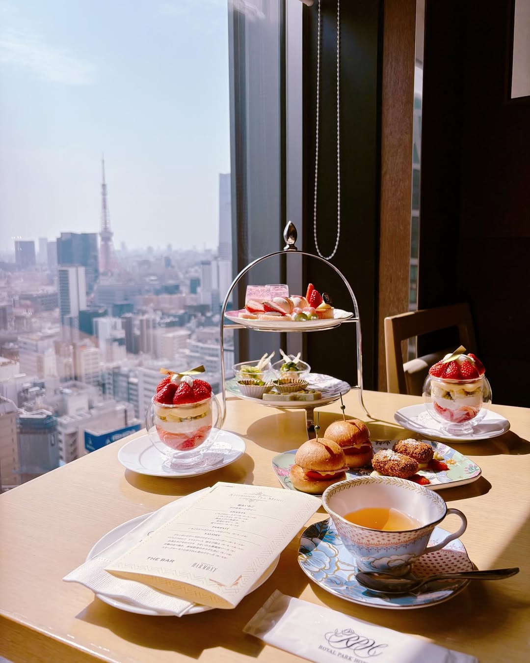 ୨୧
桜といちごのアフタヌーンティーと
dasiqueのポップアップ☺️🌸

#afternoontea #theroyalparkhoteliconictokyoshiodome #cherryb