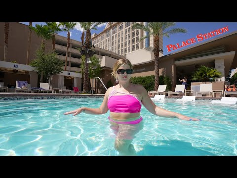 I Stayed in the Cheapest Room at PALACE STATION in Las ...