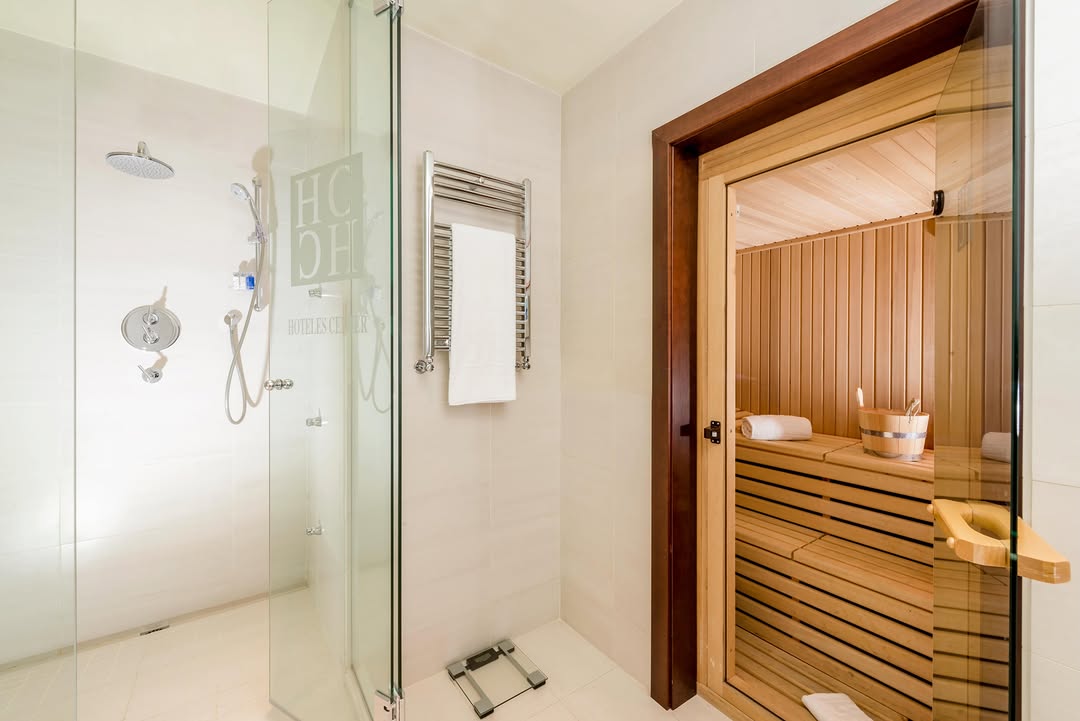 ¿Quién dijo que descansar era tumbarse en una cama? 🛌 en el @hotelbarcelonacenter también puedes ha