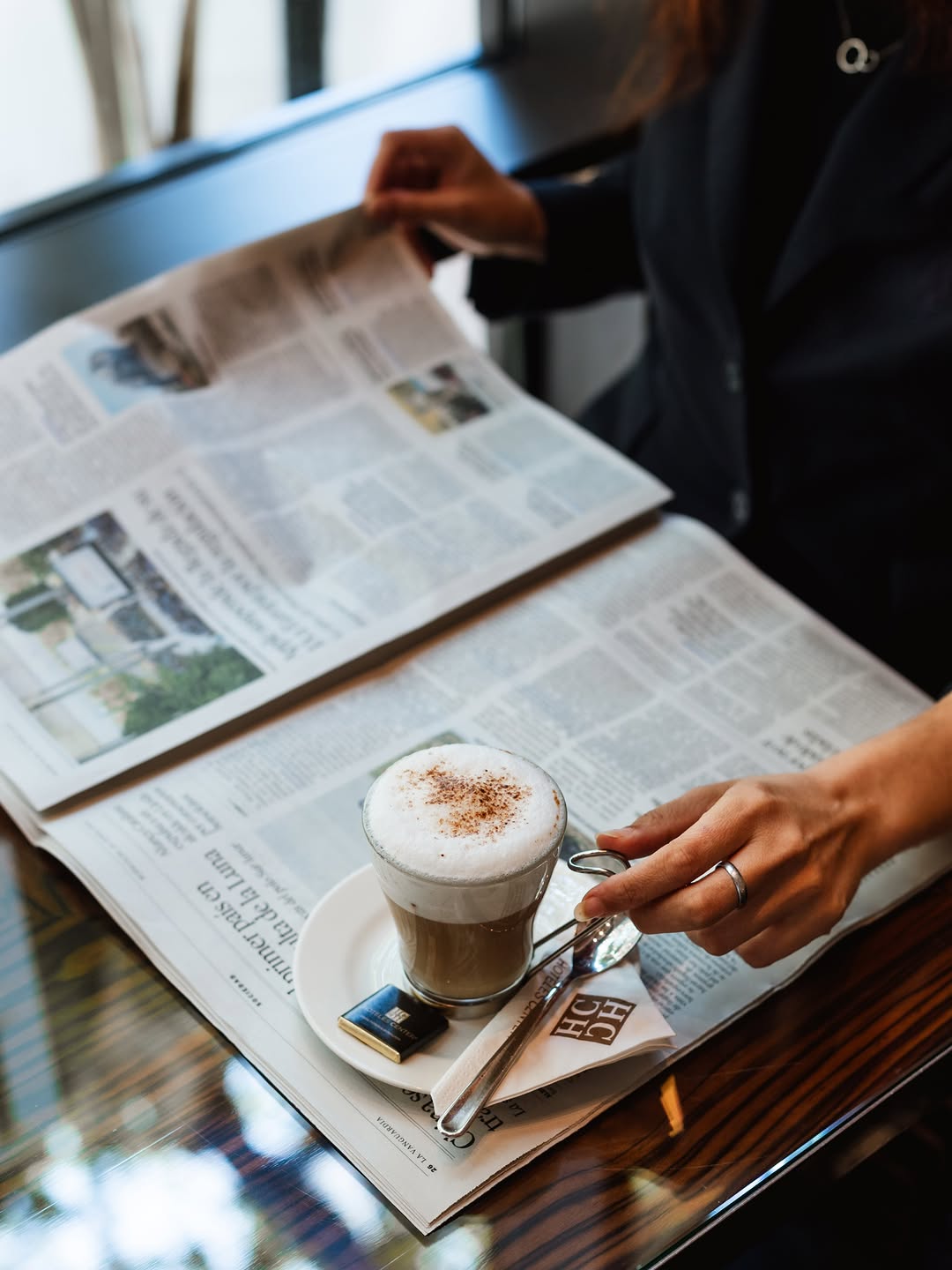 Hay quienes lo toman “solo”… y otros que lo toman en el Restaurante 103 ☕️ ✨ 

Ubicado en una de las