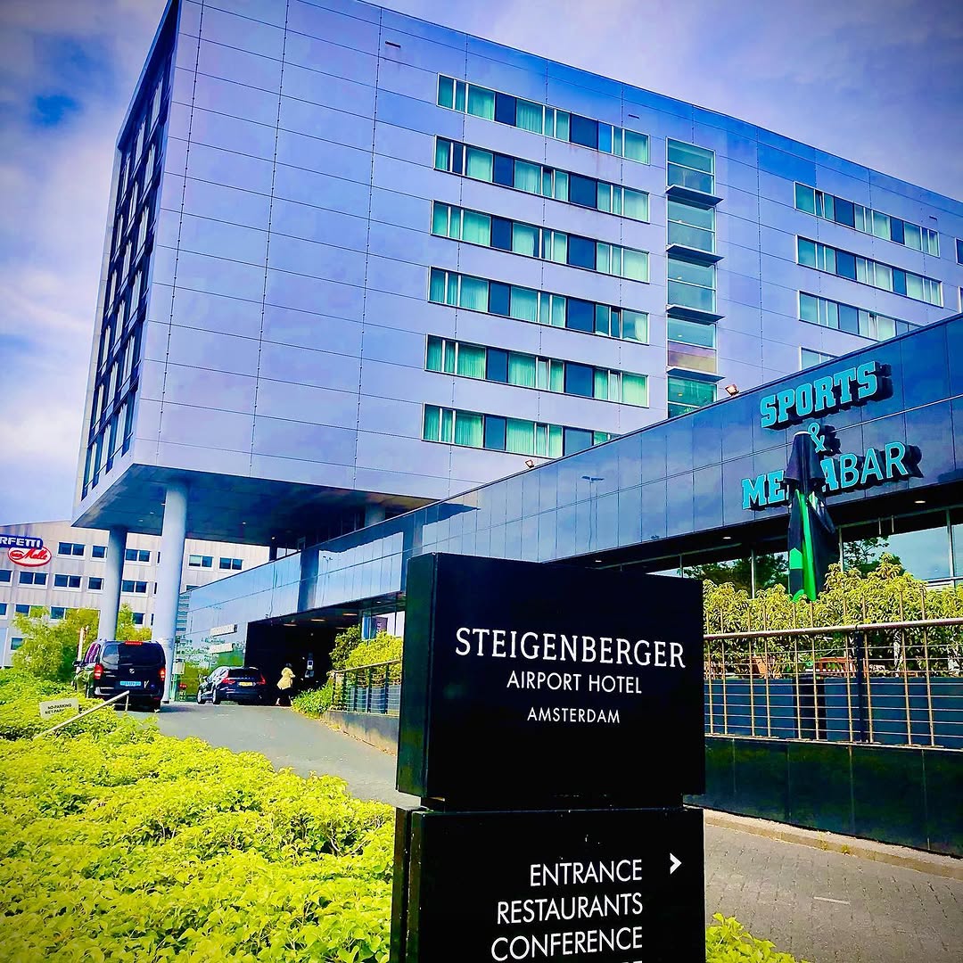 Today i am playing in #amsterdam in #steigenbergerairporthotelamsterdam 🫶 Let’s have a Great evenin