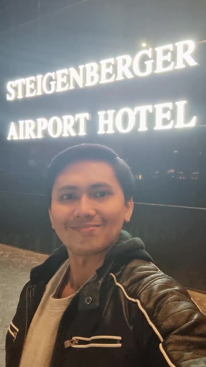 Room & Breakfast buffet at Steigenberger Airport Hotel (Amsterdam, Netherlands) 👌😋 
 
#steigenberg