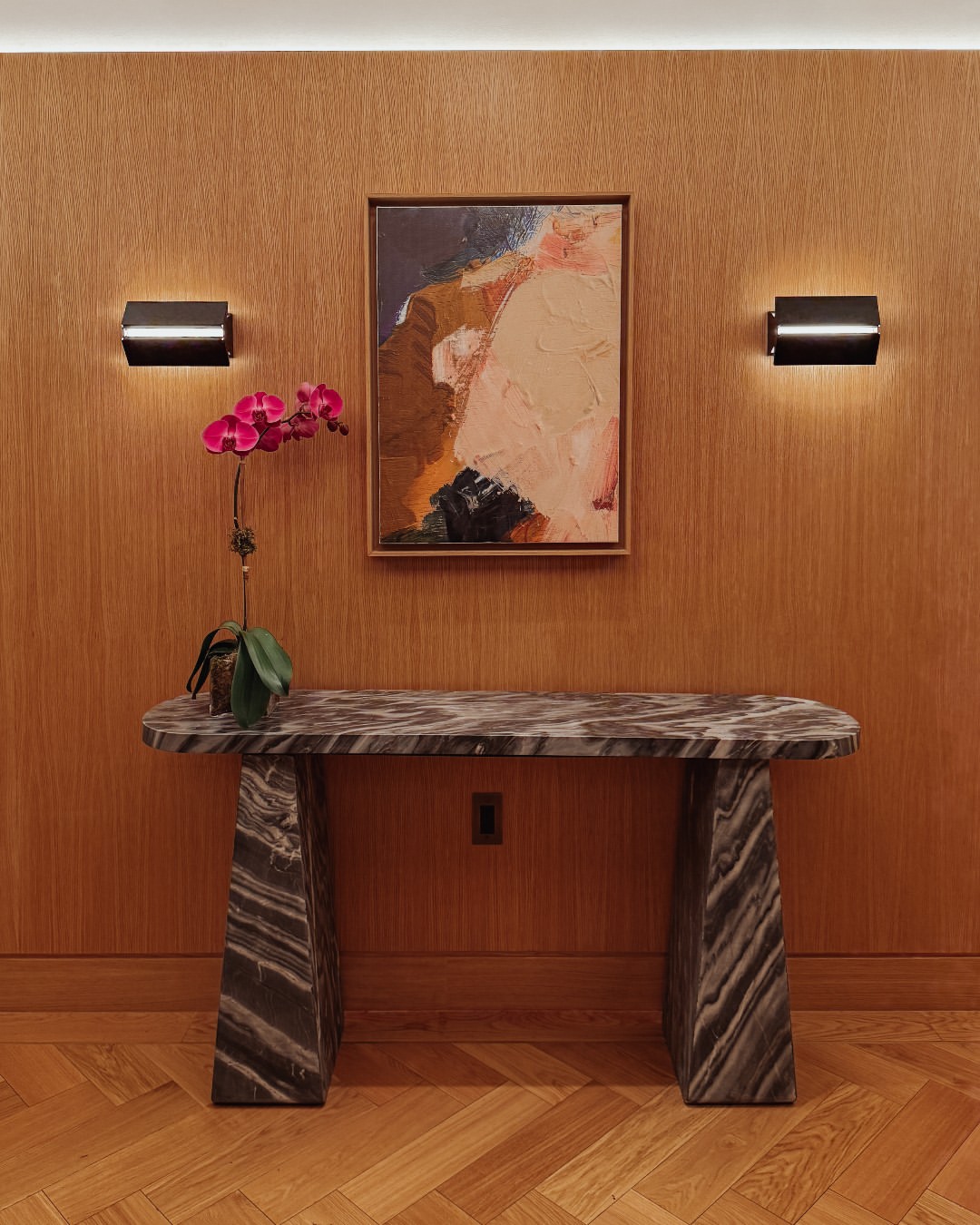 Design, done differently in Midtown.⁠

Warm wood paneling, curated art, and details you'll want to l
