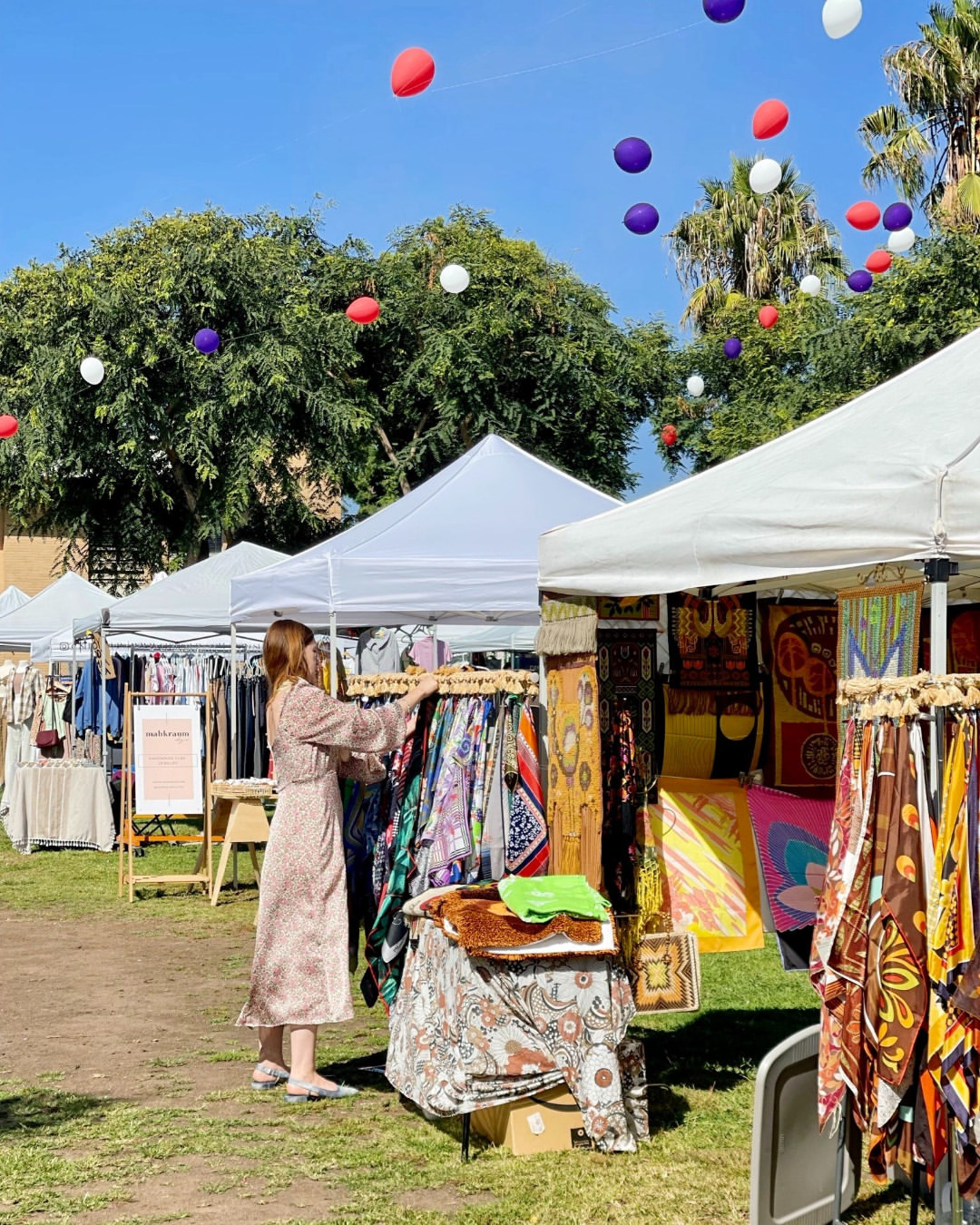Collect moments. And maybe a few vintage finds! 🛍️

@artistsandfleas takes over @abbotkinneyblvd ev
