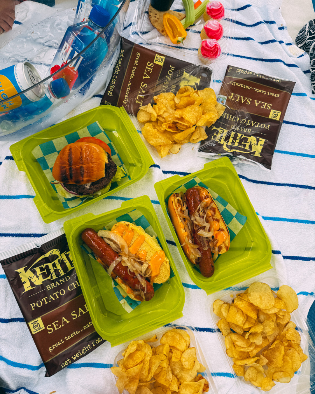 Tag your Sunday lineup. 👇

Good food. Refreshing cocktails. Poolside beats. @sundayfundaymdrh bring