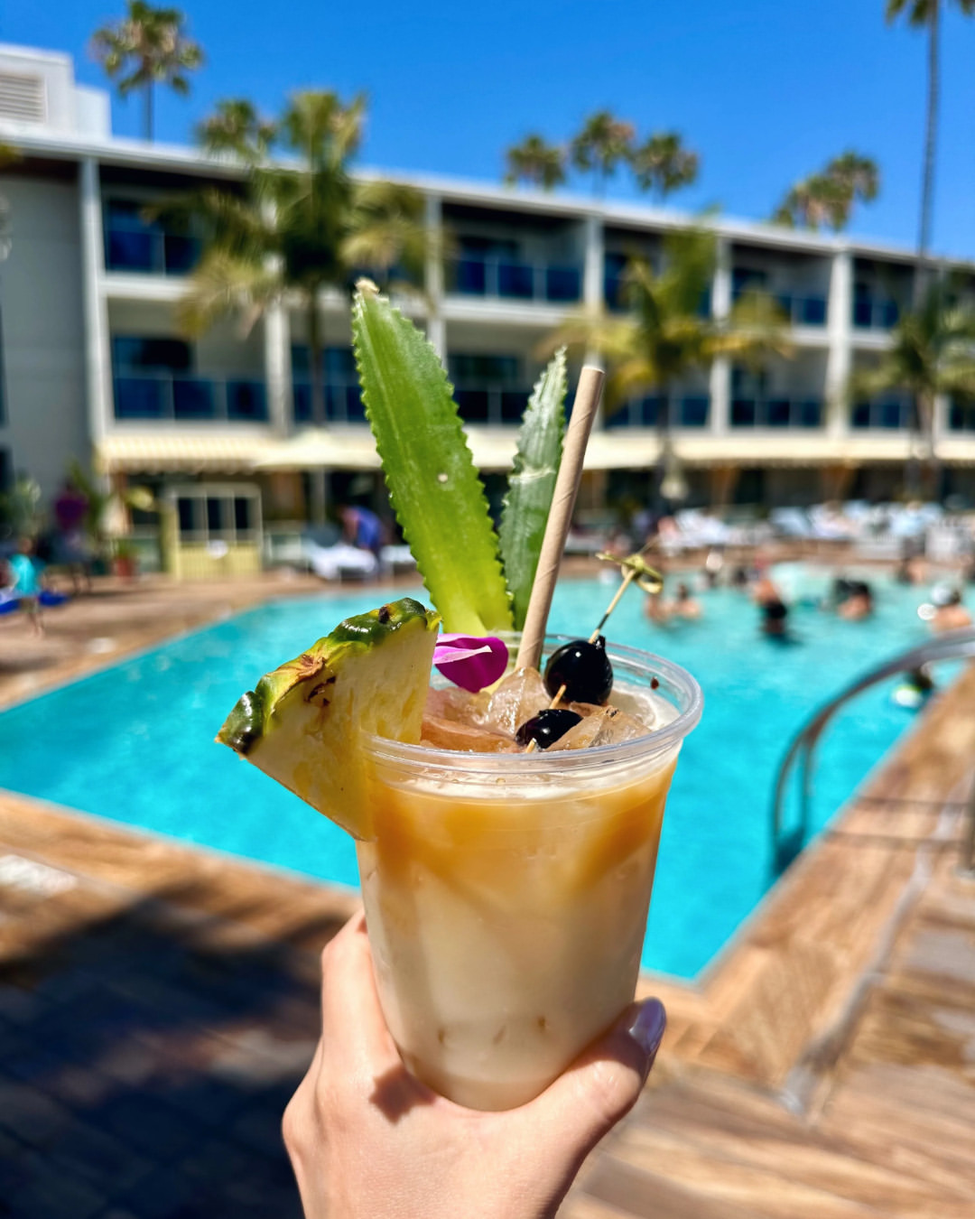 Poolside thoughts and pineapple sips. 🍹

Make a splash and elevate your weekend at @sundayfundaymdr