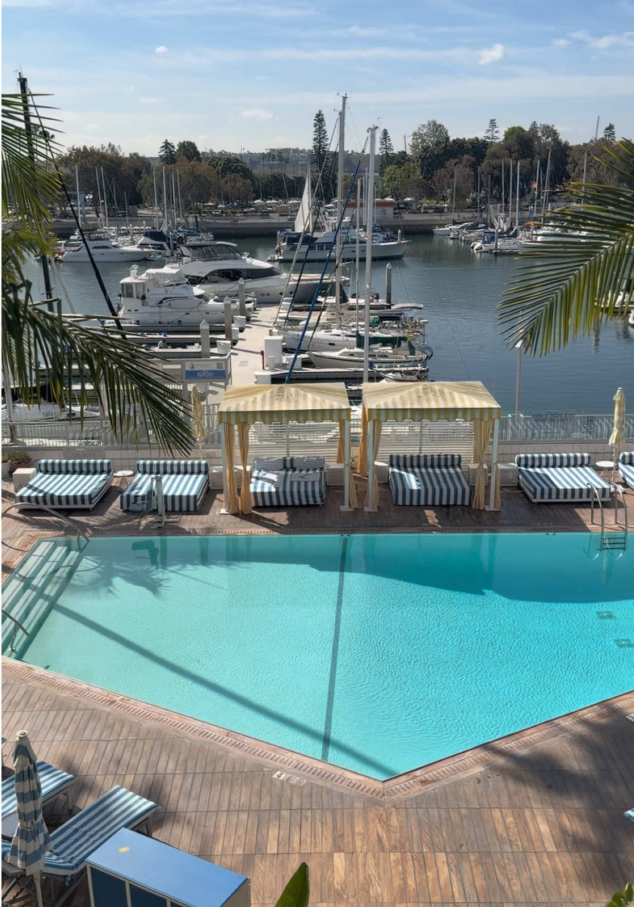 This has to be the most gorgeous hotel! #marinadelrey #marinadelreyhotel #la #lahotel #losangeles