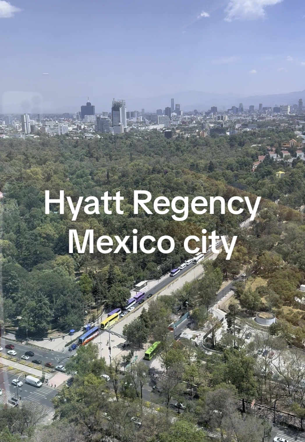 Hyatt regency, ubicado sobre reforma y a pocos metros del bosque de chapultepec ofrece concepto ejec