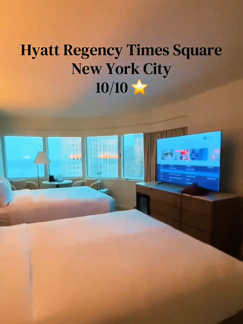 Staying at a 10/10 hotel right in the heart of New York City. 🏙️✨ Breathtaking skyline views, moder
