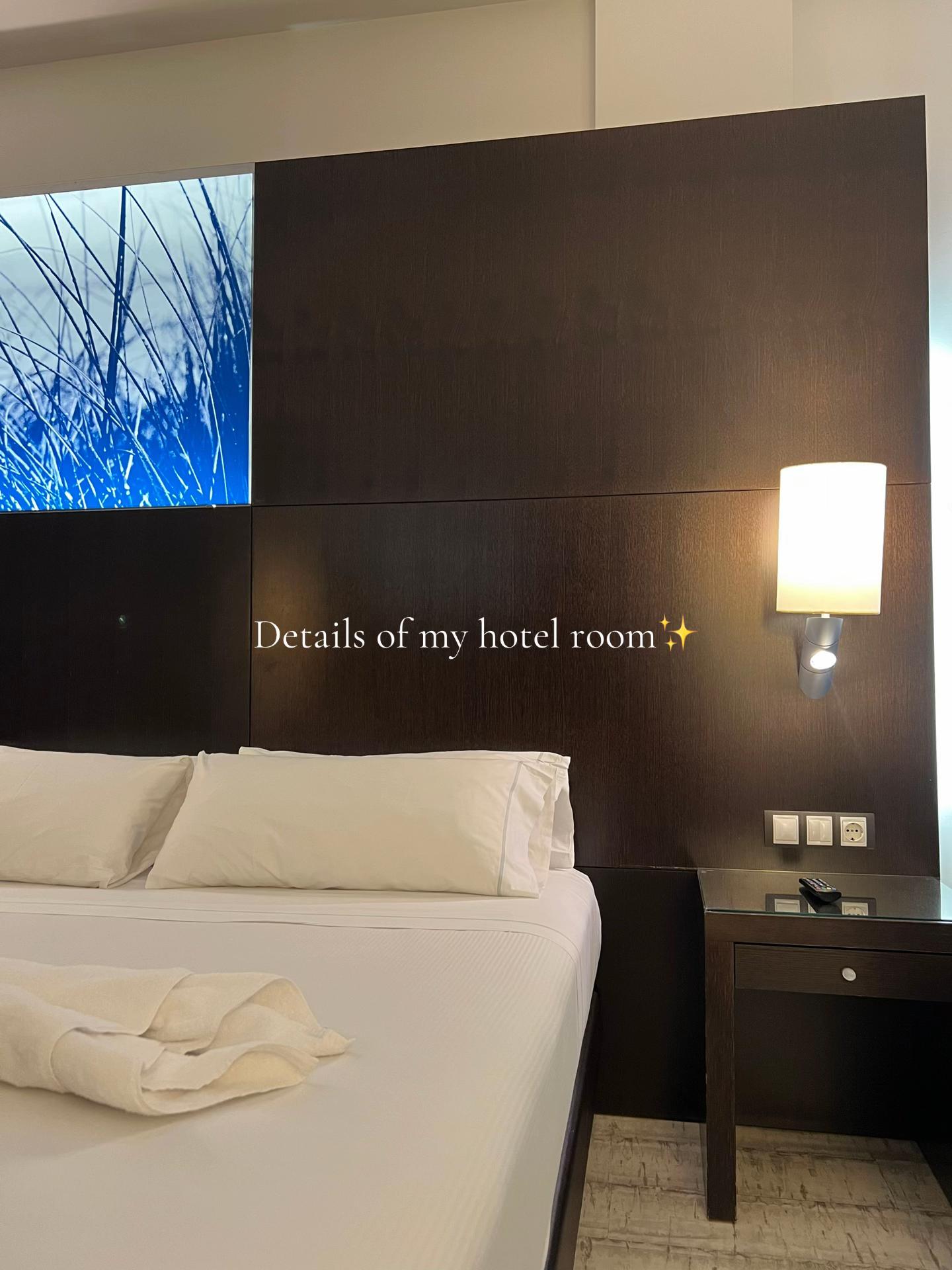 If your traveling to Barcelona this is the perfect place to stay 
(Location on the last slide) 
@Vin