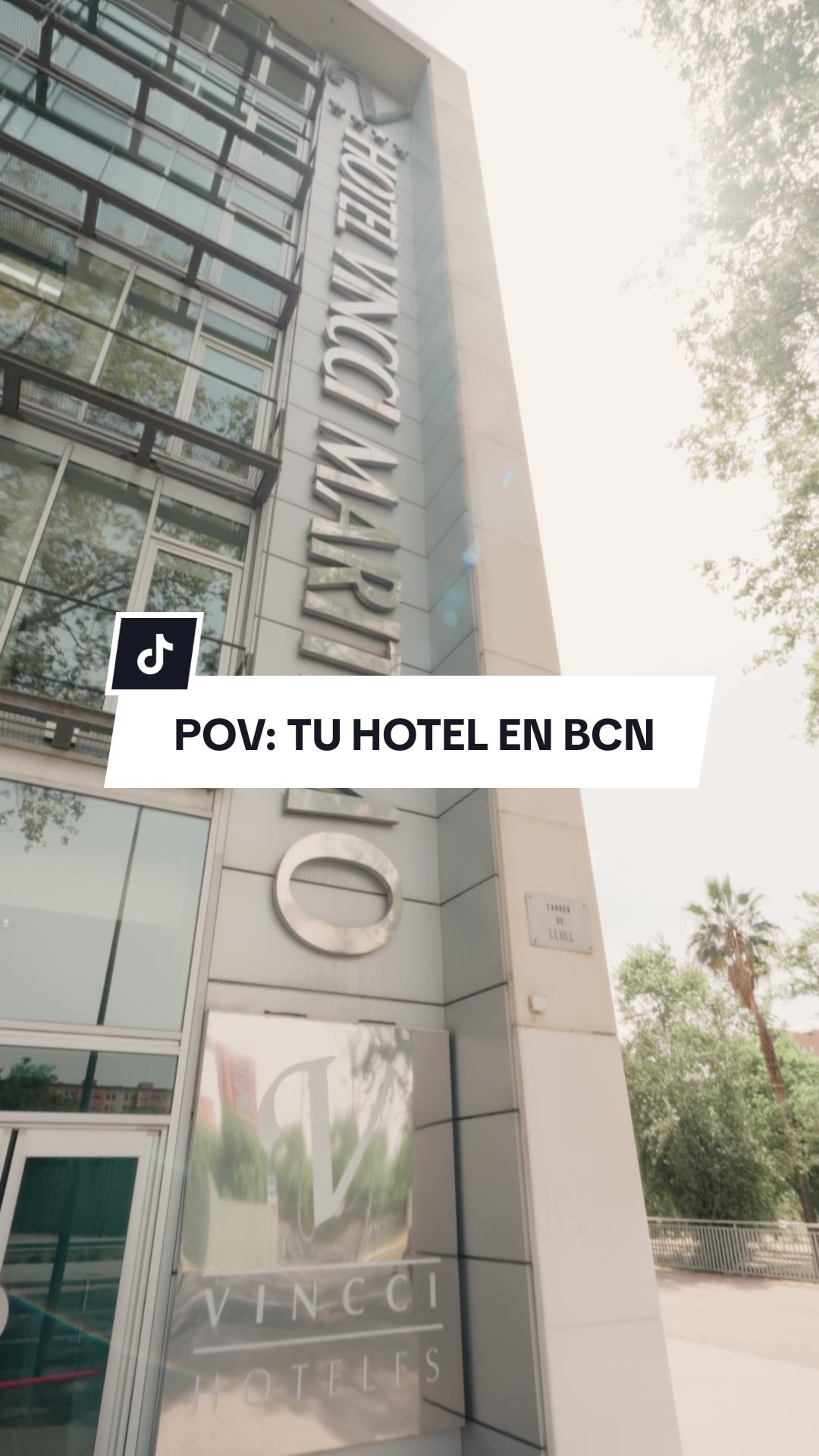 Hay hoteles donde te alojas y hoteles de donde nunca te vas.

𝐕𝐢𝐧𝐜𝐜𝐢 𝐌𝐚𝐫𝐢́𝐭𝐢𝐦𝐨 𝟒* es 