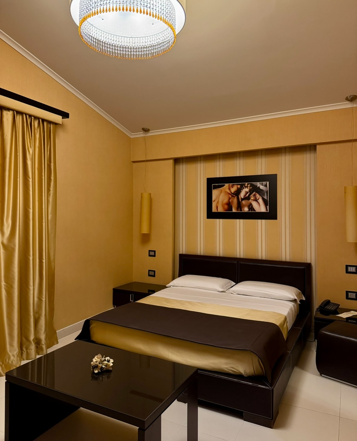 ✨ Ogni camera racconta una storia di comfort e tranquillità.

Scopri gli ambienti dell’Hotel Cenacol