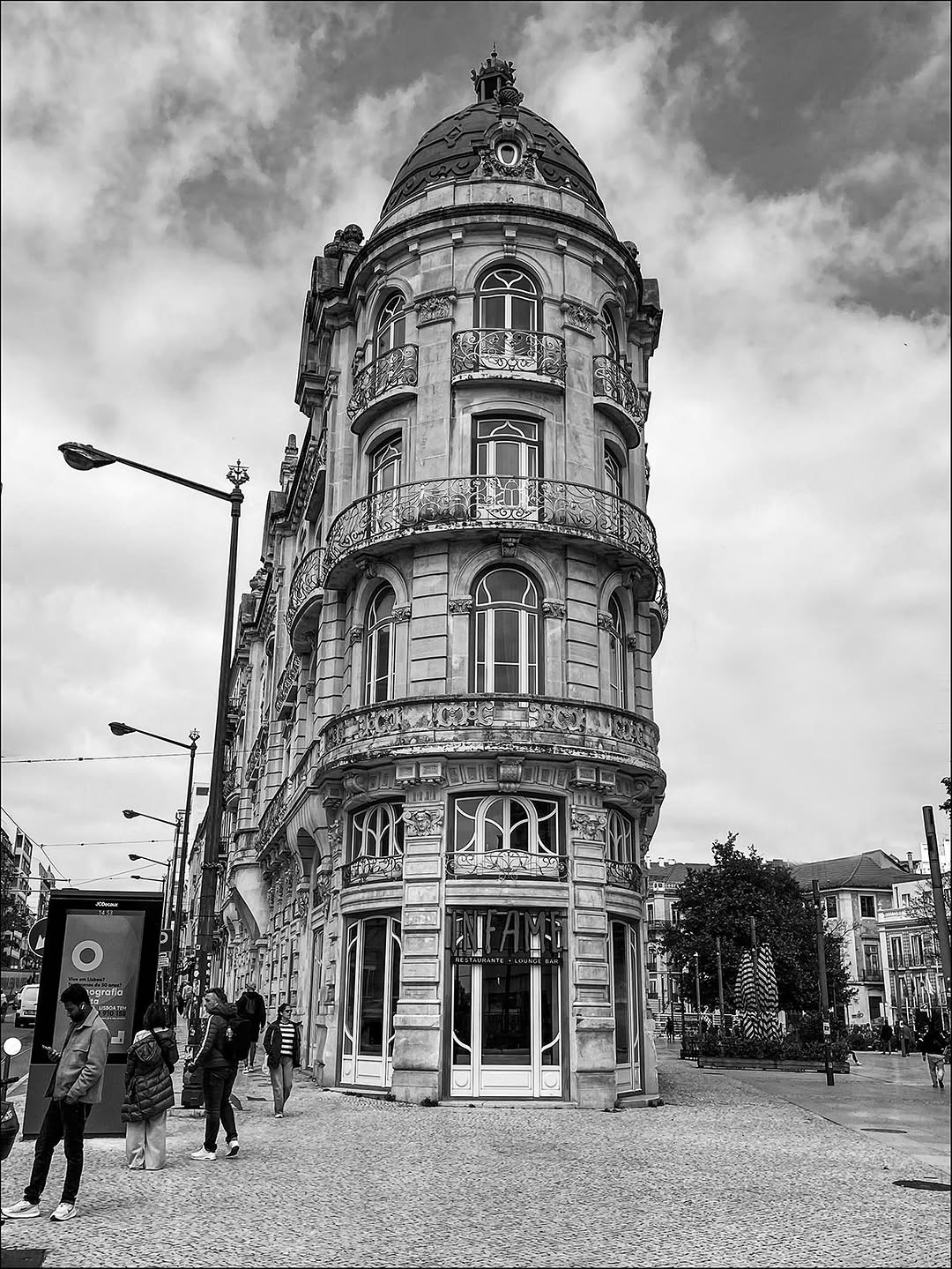Arte Nova. 
#lisboa #lisbonportugal #portugal #artnouveau #artenova #infamerestaurant #1908lisboahot