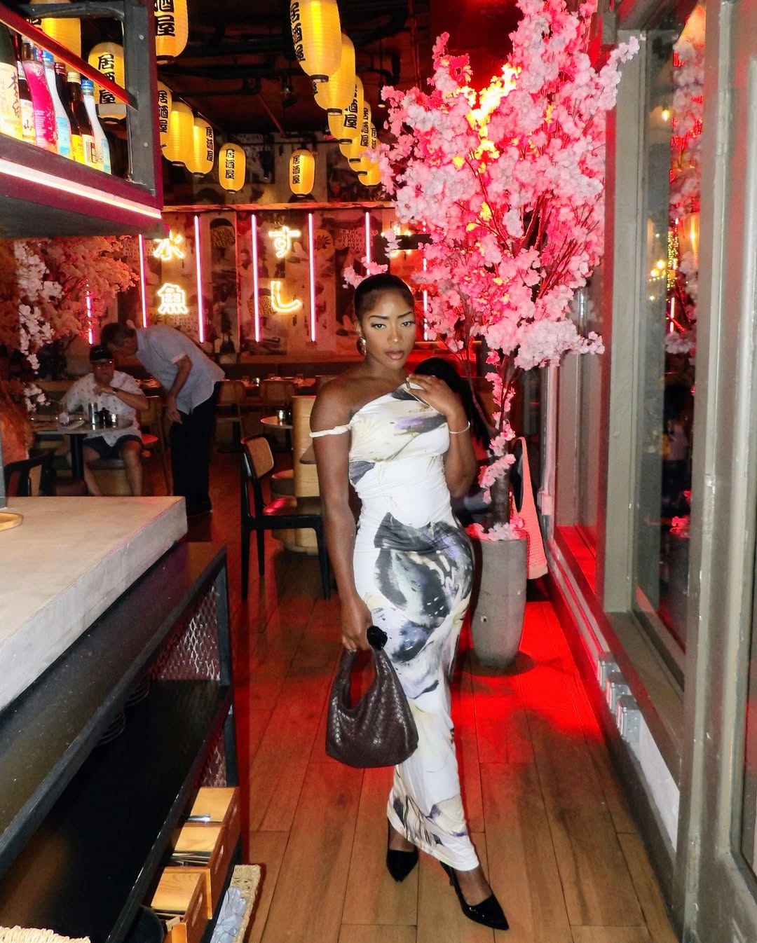 Get lost with me in Miami 😘💋#paperfishmiami #miaminights #esmemiamibeach #sushisake #memoriesforli
