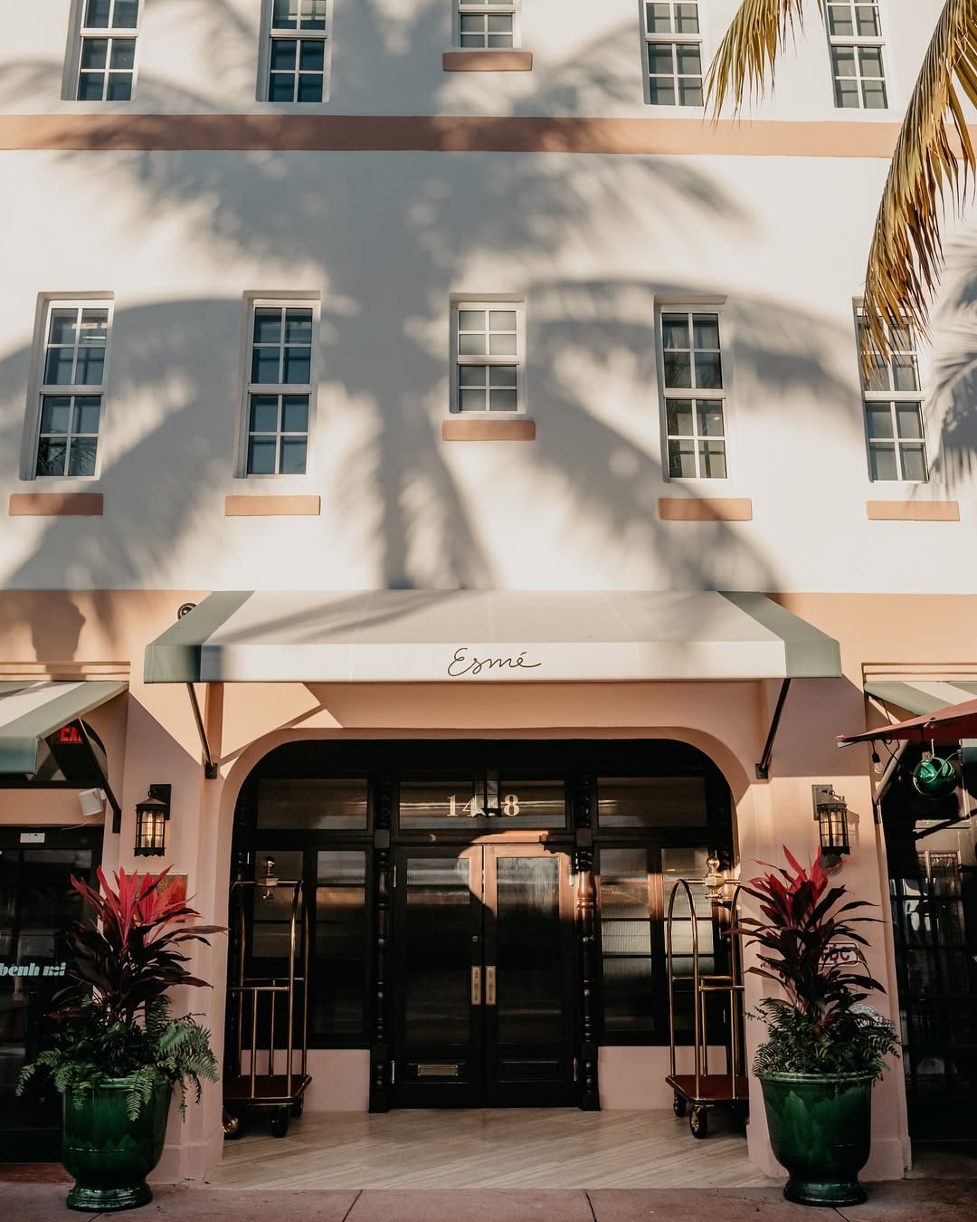 Didn’t make Memorial Day plans? It’s not too late to book your staycation at @esmehotel 

Picture th