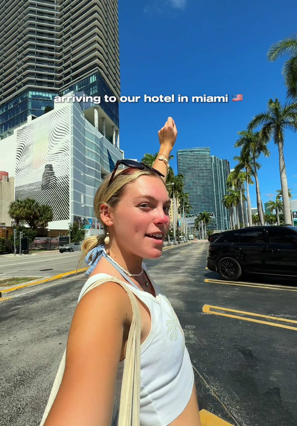 the view from this hotel WOW 🥹🇺🇸

we were slightly over excited to arrive here clearly… 

📍 the 